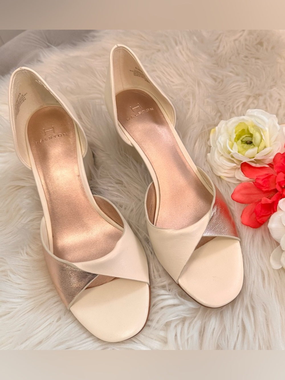 HALSTON Cream and Rose Gold Twist Front Low Chunky Heel Slip On Shoes Sz 8.5 - Picture 2 of 7